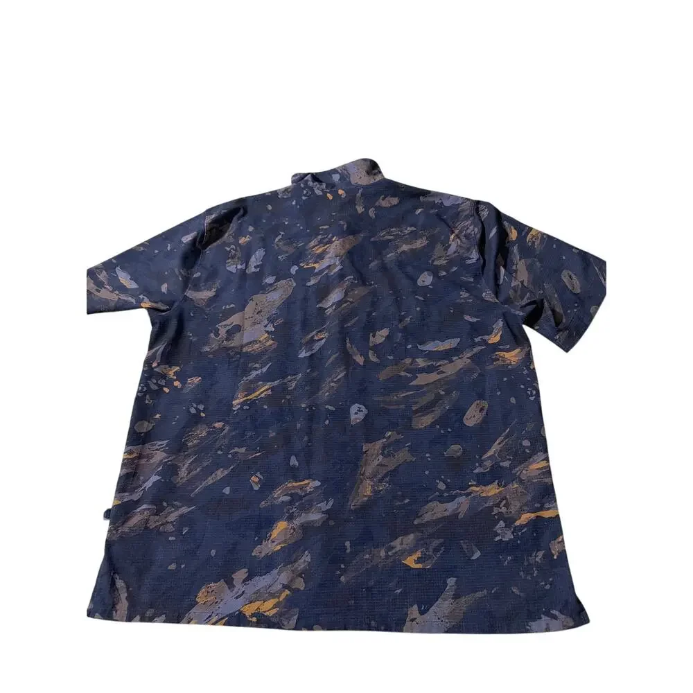 Men’s Lululemon button down shirt